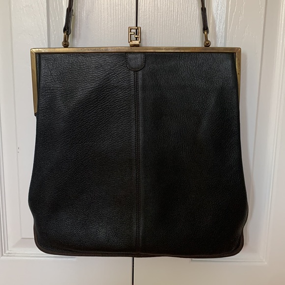 Classic Fendi shoulder bag in black - Picture 2 of 10